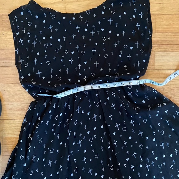 Dress with cross and hearts - Picture 3 of 5